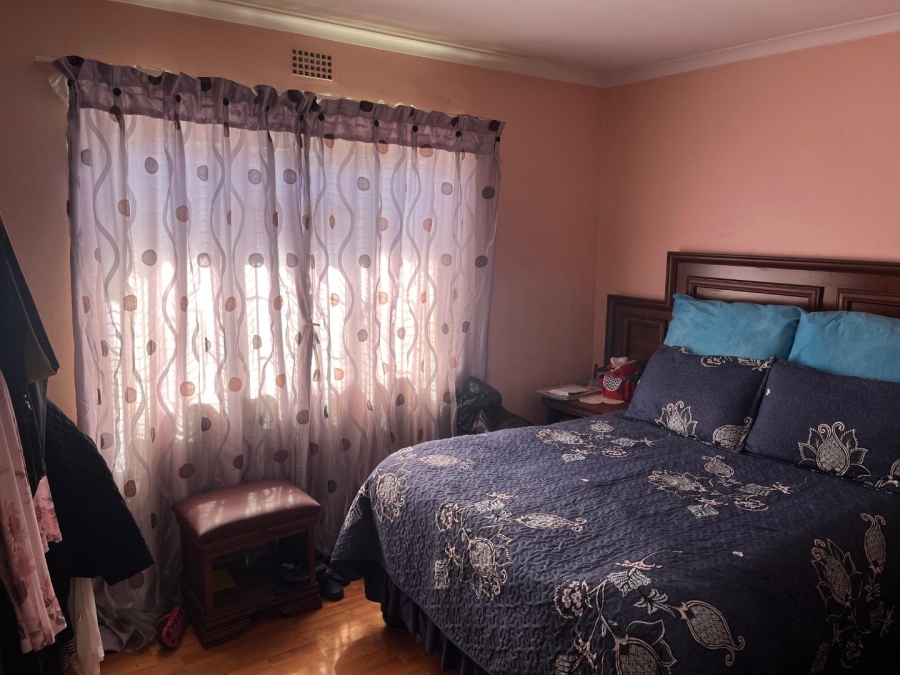 3 Bedroom Property for Sale in Browns Farm Western Cape